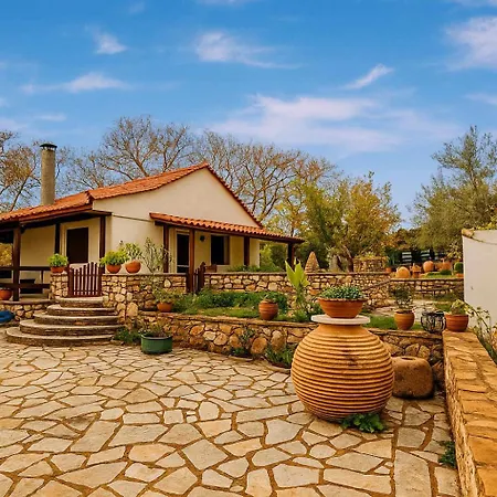 The Fairytale House Seaside Retreat Дом отдыха Храни
